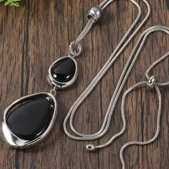Minimalist Geometric Black Stone & 14k White Gold Plated Pendant Necklace - Picture 2 of 4